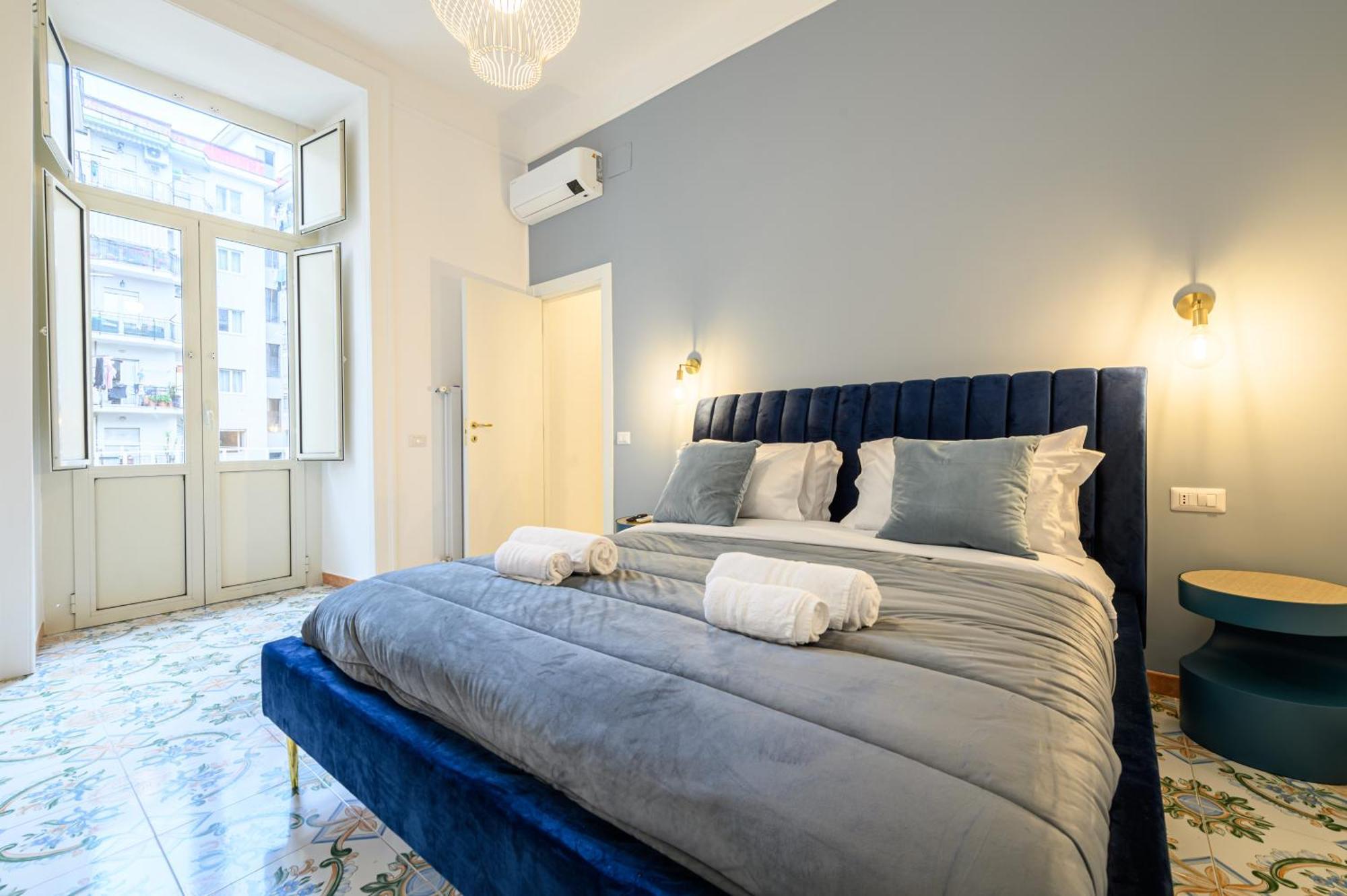 Guest House 121 Charming Apartment Napoli Ngoại thất bức ảnh
